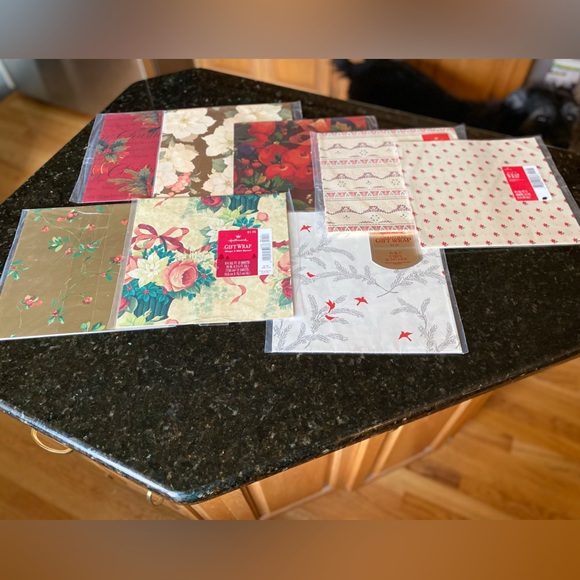 Vintage Christmas Gift Wrap Bundle of Ten from HALLMARK - Picture 2 of 15
